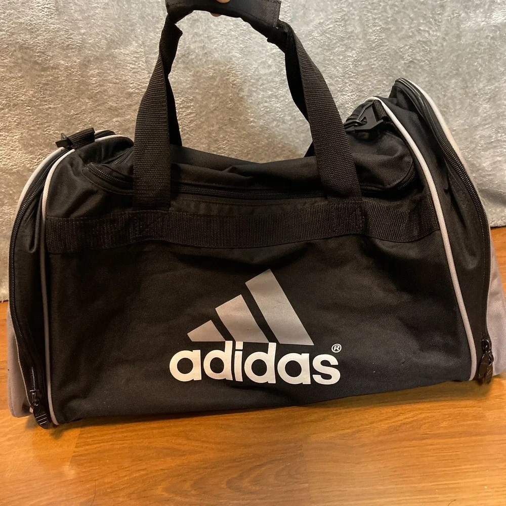 Adidas Men Defender 3 Stripes Gym Training Duffel Bag Padded Carry Handles Black